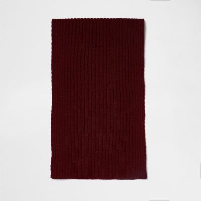 Red ribbed knit scarf